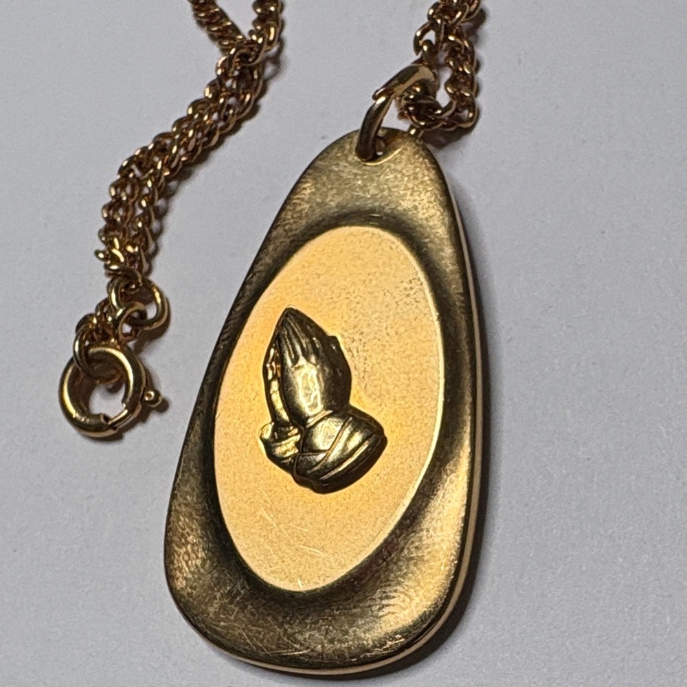 Entry Gold Oval Pendant Necklace